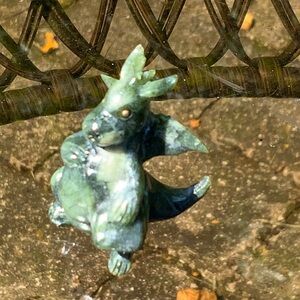 COPY - QUARTZITE HAND CARVED DRAGON WITH PURSE